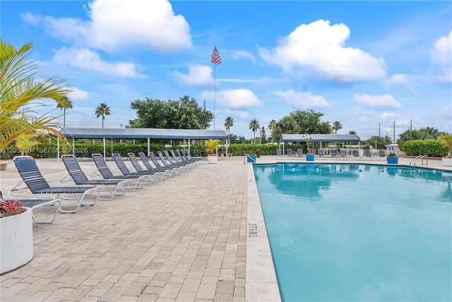 5530 SW 32nd Ter, Dania Beach, FL 33312