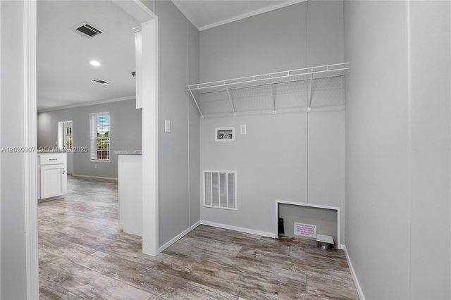 5530 SW 32nd Ter, Dania Beach, FL 33312