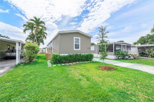 5530 SW 32nd Ter, Dania Beach, FL 33312