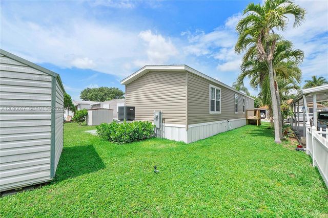 5530 SW 32nd Ter, Dania Beach, FL 33312