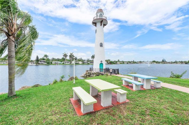 5530 SW 32nd Ter, Dania Beach, FL 33312