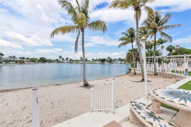 5530 SW 32nd Ter, Dania Beach, FL 33312