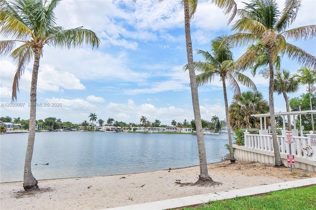 5530 SW 32nd Ter, Dania Beach, FL 33312