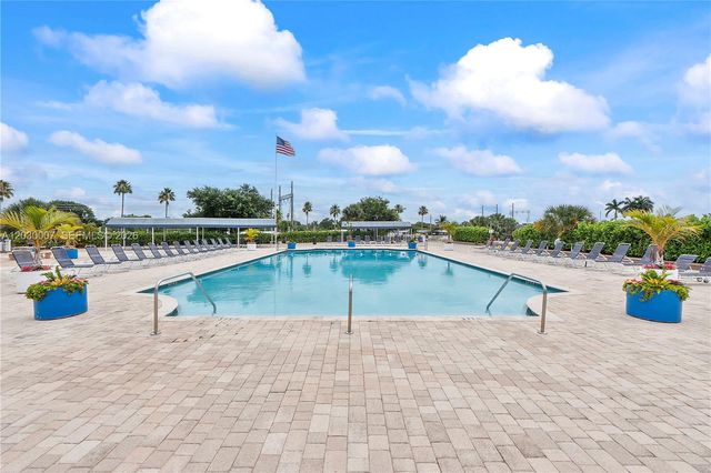 5530 SW 32nd Ter, Dania Beach, FL 33312