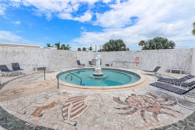 5530 SW 32nd Ter, Dania Beach, FL 33312