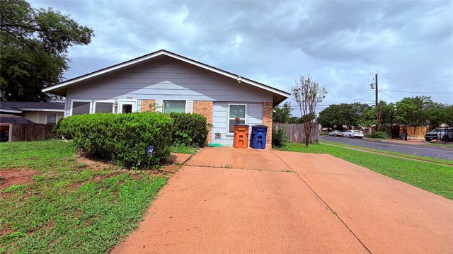 8404 Maine DR, Austin, TX 78758