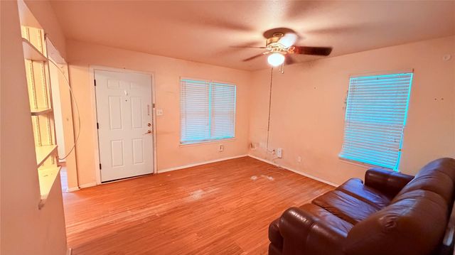 8404 Maine DR, Austin, TX 78758