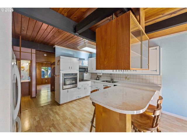 87463 MCTIMMONS Ln, Bandon, OR 97411