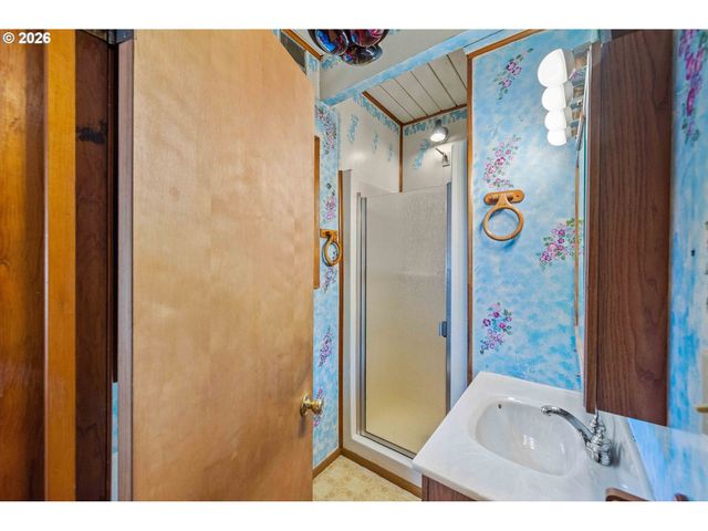 87463 MCTIMMONS Ln, Bandon, OR 97411