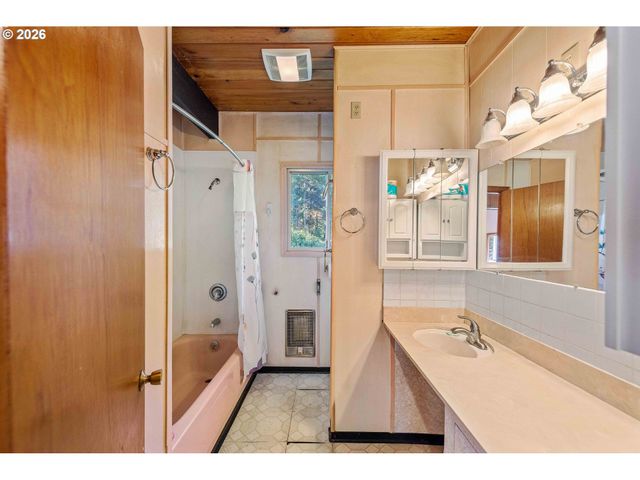 87463 MCTIMMONS Ln, Bandon, OR 97411