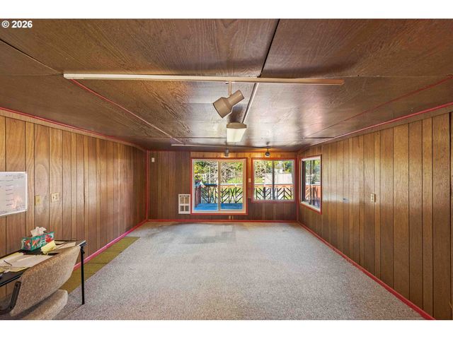 87463 MCTIMMONS Ln, Bandon, OR 97411