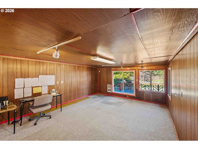 87463 MCTIMMONS Ln, Bandon, OR 97411