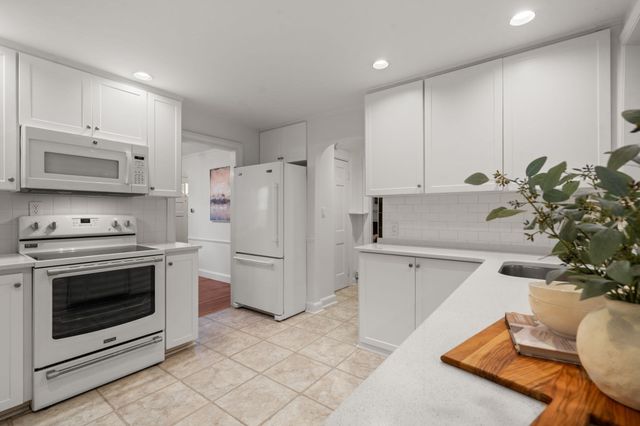 11 Martin Rd, Wellesley, MA 02481
