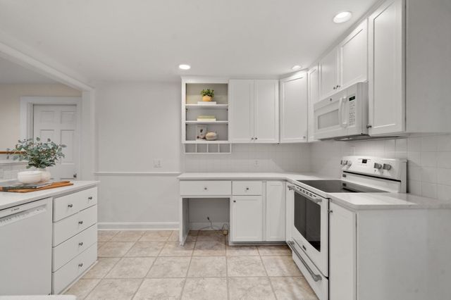 11 Martin Rd, Wellesley, MA 02481