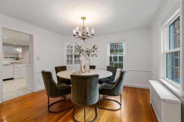11 Martin Rd, Wellesley, MA 02481