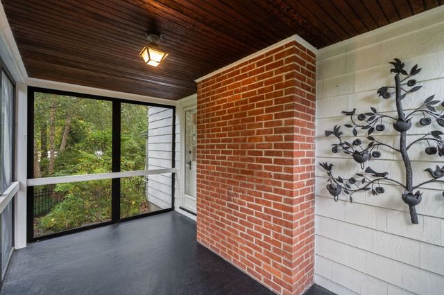 11 Martin Rd, Wellesley, MA 02481
