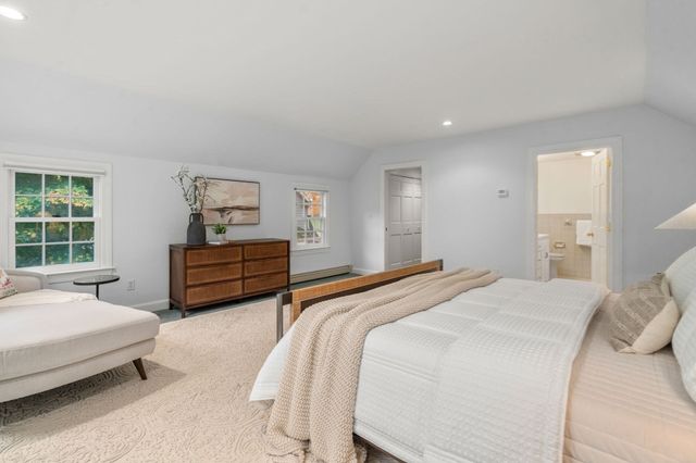 11 Martin Rd, Wellesley, MA 02481