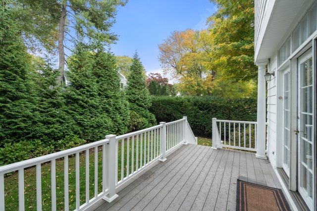11 Martin Rd, Wellesley, MA 02481