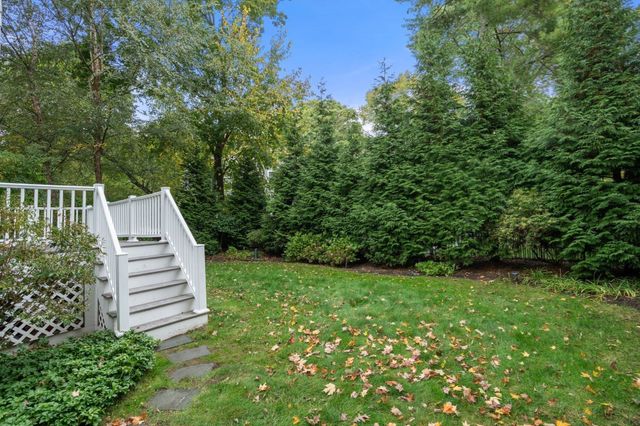 11 Martin Rd, Wellesley, MA 02481
