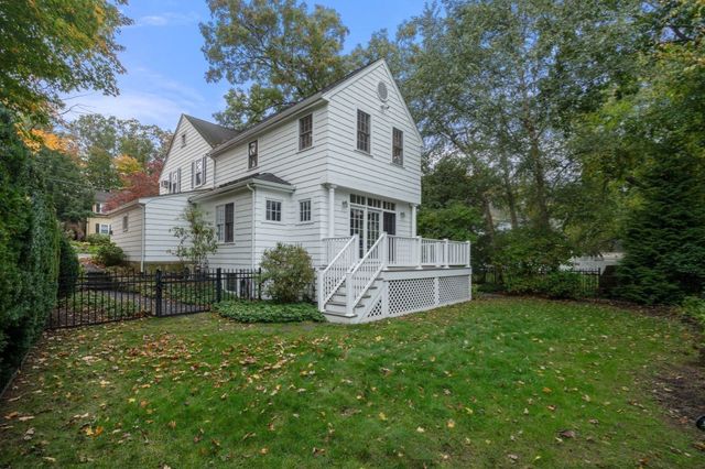 11 Martin Rd, Wellesley, MA 02481