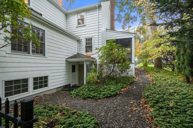 11 Martin Rd, Wellesley, MA 02481