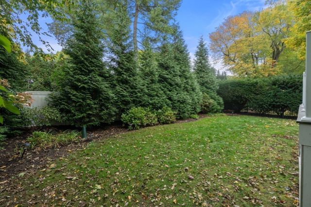 11 Martin Rd, Wellesley, MA 02481