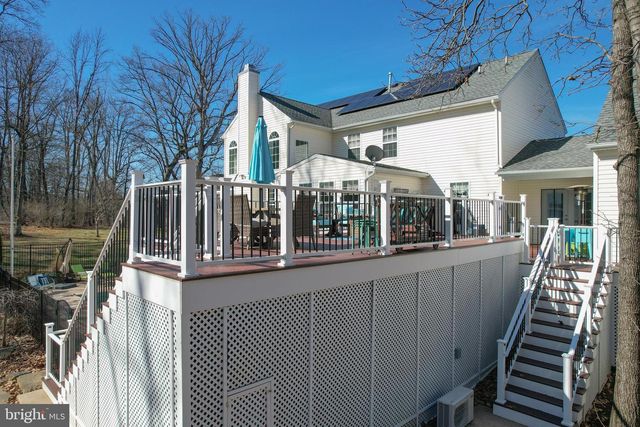 140 PARLIAMENT WAY, Charles Town, WV 25414