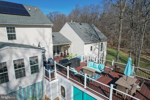 140 PARLIAMENT WAY, Charles Town, WV 25414