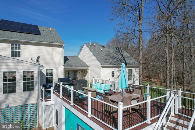 140 PARLIAMENT WAY, Charles Town, WV 25414