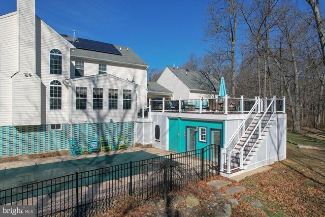 140 PARLIAMENT WAY, Charles Town, WV 25414