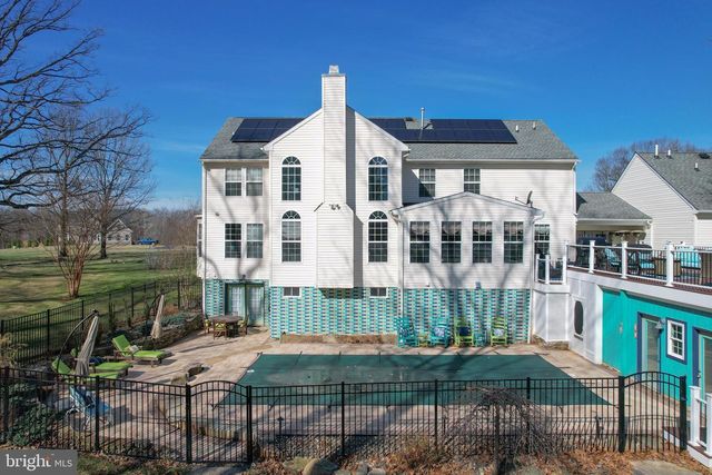 140 PARLIAMENT WAY, Charles Town, WV 25414