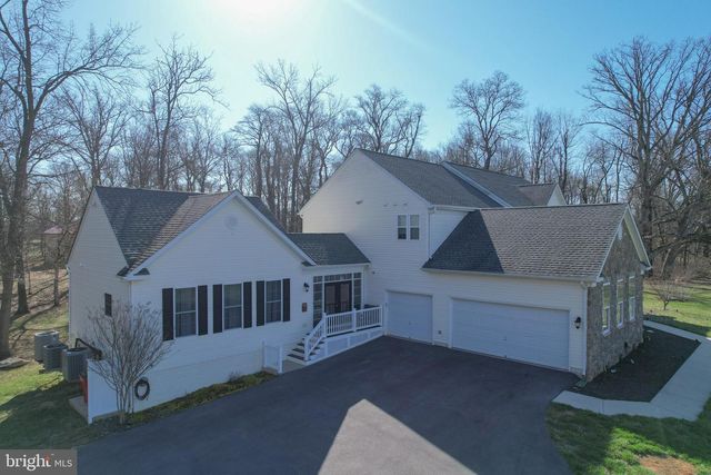 140 PARLIAMENT WAY, Charles Town, WV 25414