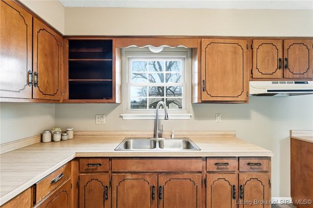 2301 Dunbar Drive, Jeffersonville, IN 47130