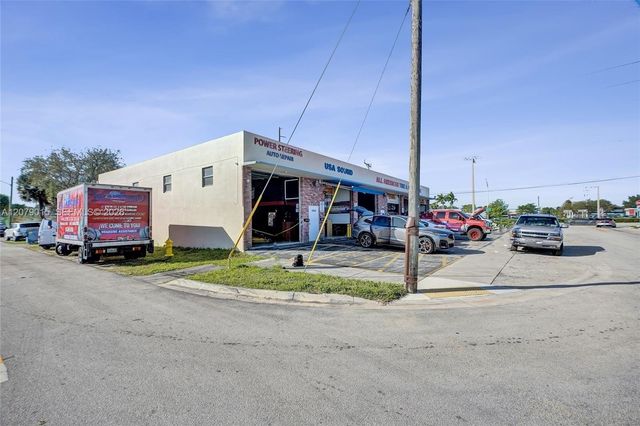 5960 SW 23rd Street, West Park, FL 33023