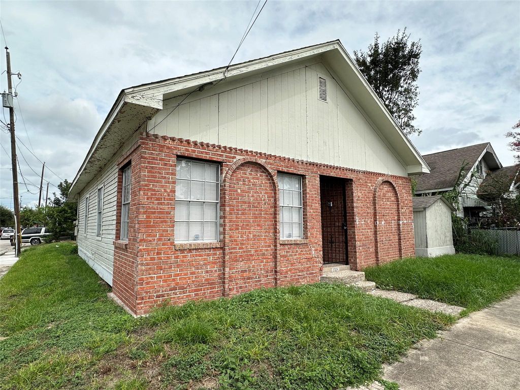 2324 Gentry Street, Houston, TX 77009