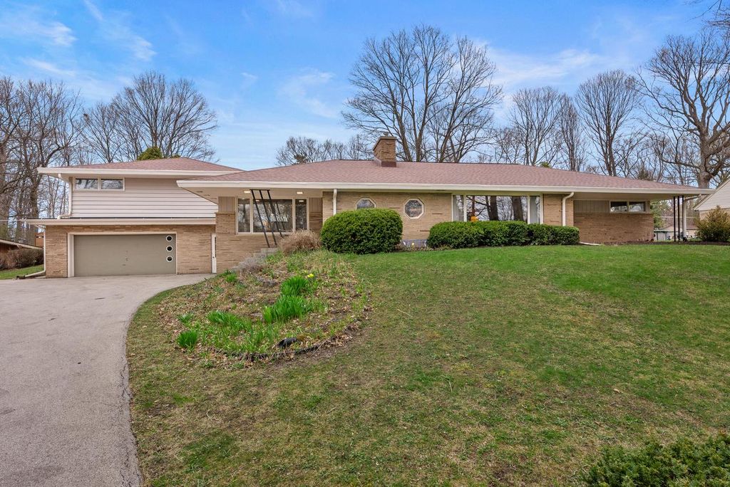 8110 W Edgerton AVENUE, Greendale, WI 53129