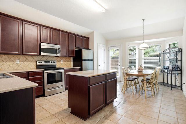 1904 Fairmount Park Drive, Denton, TX 76210