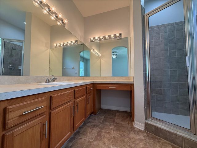 8118 STONE PATH WAY, Tampa, FL 33647