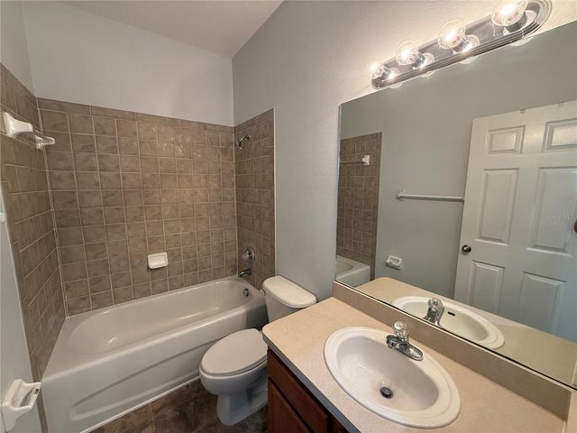 8118 STONE PATH WAY, Tampa, FL 33647