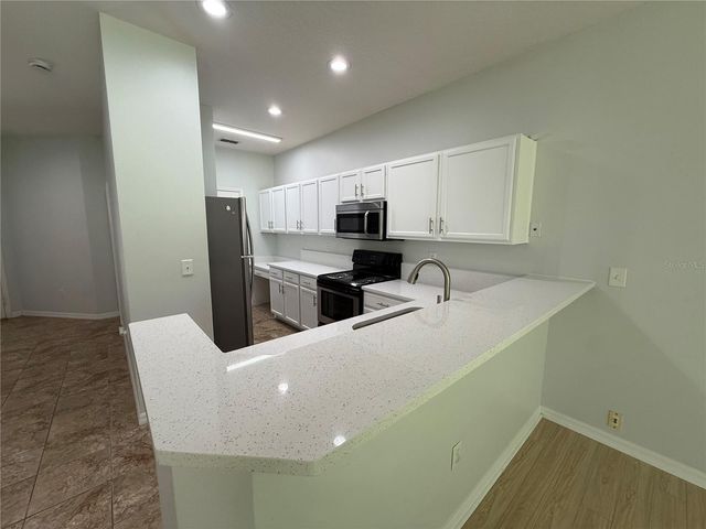 8118 STONE PATH WAY, Tampa, FL 33647