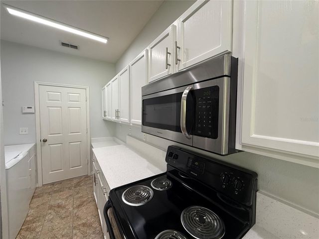 8118 STONE PATH WAY, Tampa, FL 33647