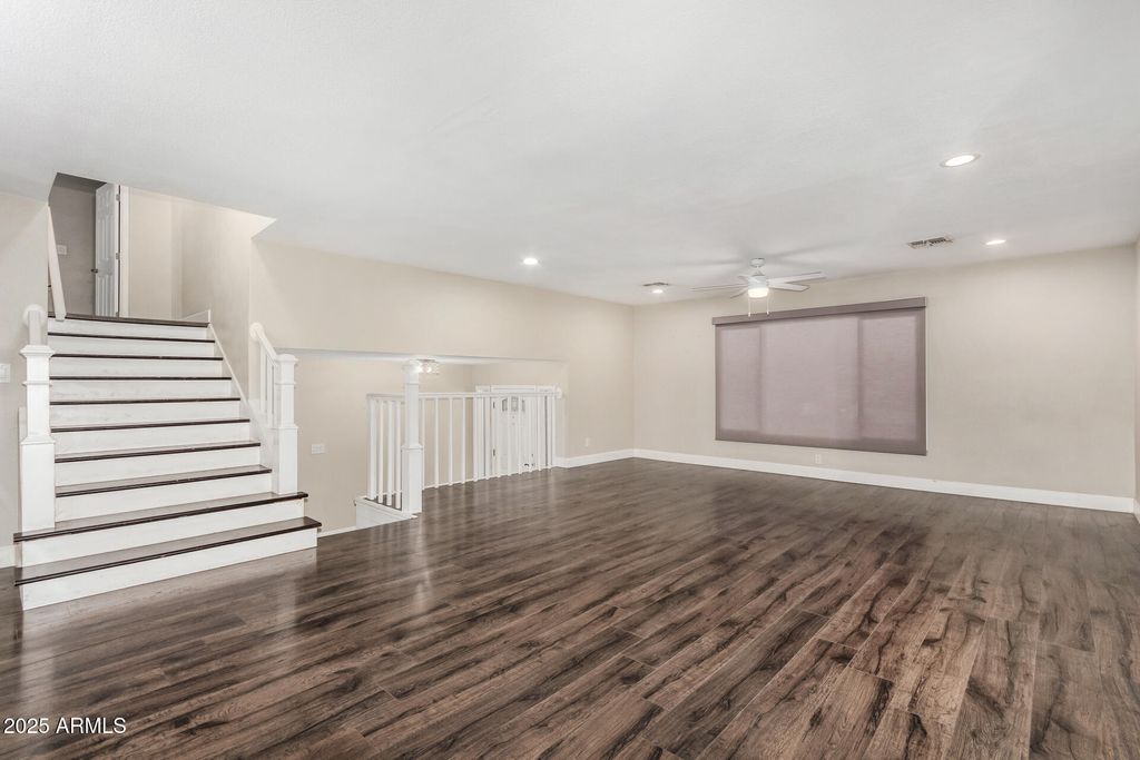 Image 12 of property listing at 1717 E PEBBLE BEACH Drive, Tempe, AZ 85282