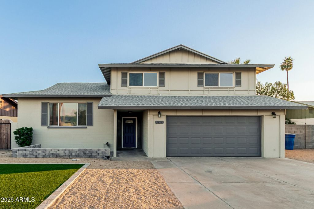 Image 2 of property listing at 1717 E PEBBLE BEACH Drive, Tempe, AZ 85282