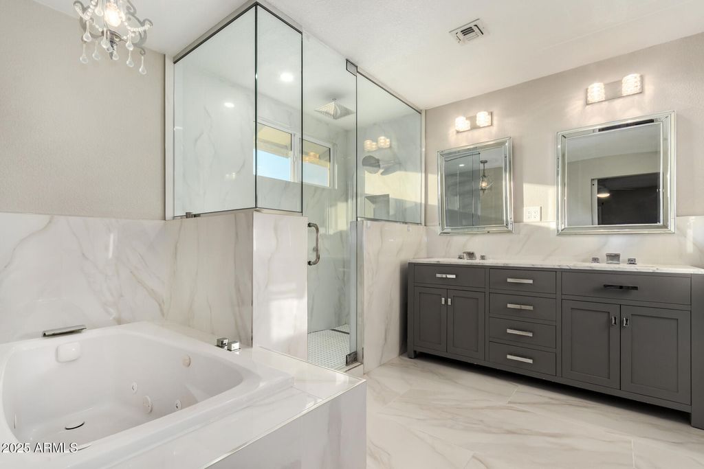 Image 26 of property listing at 1717 E PEBBLE BEACH Drive, Tempe, AZ 85282