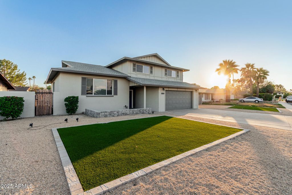 Image 3 of property listing at 1717 E PEBBLE BEACH Drive, Tempe, AZ 85282