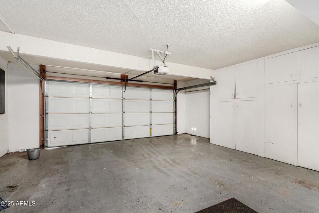 Image 37 of property listing at 1717 E PEBBLE BEACH Drive, Tempe, AZ 85282