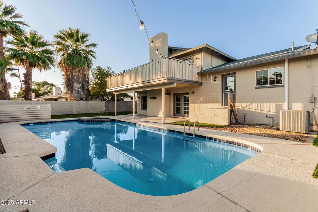 Image 39 of property listing at 1717 E PEBBLE BEACH Drive, Tempe, AZ 85282