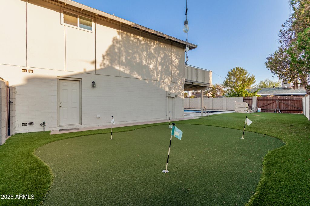 Image 41 of property listing at 1717 E PEBBLE BEACH Drive, Tempe, AZ 85282