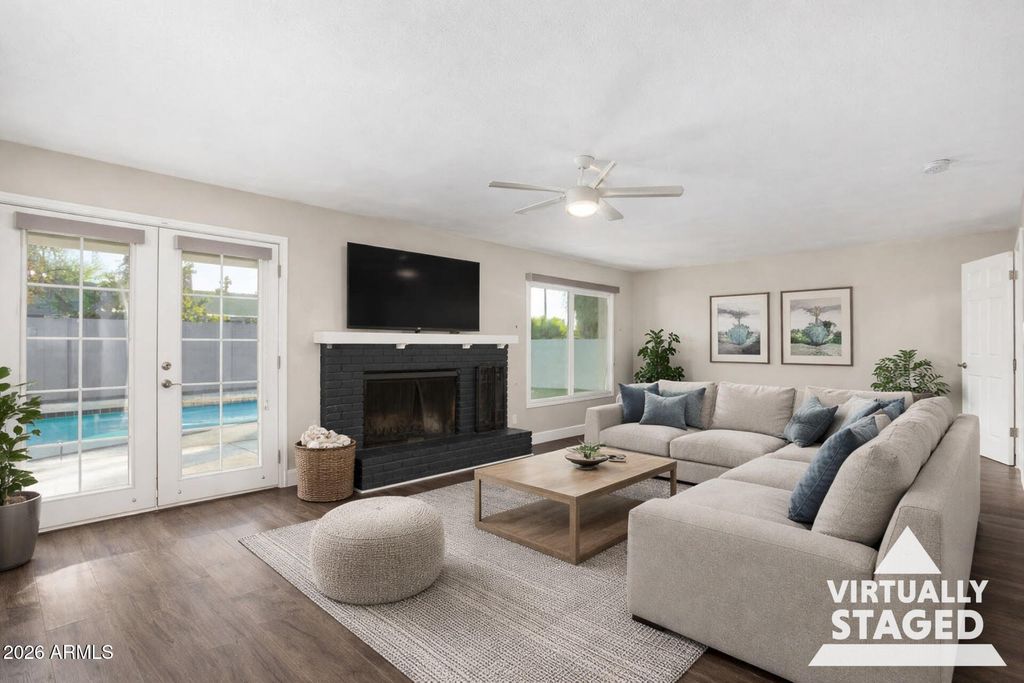Image 7 of property listing at 1717 E PEBBLE BEACH Drive, Tempe, AZ 85282