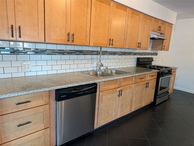 209 CEDAR Street, Hurst, TX 76053